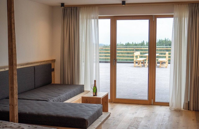 Room 'Lanzenschuster Sternenhimmel' with Mountain View and Spacious Shared Terrace