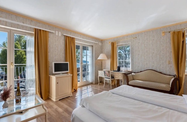 Room 'Mit Seeblick Und Balkon' with Lake View, Shared Terrace and Wi-Fi