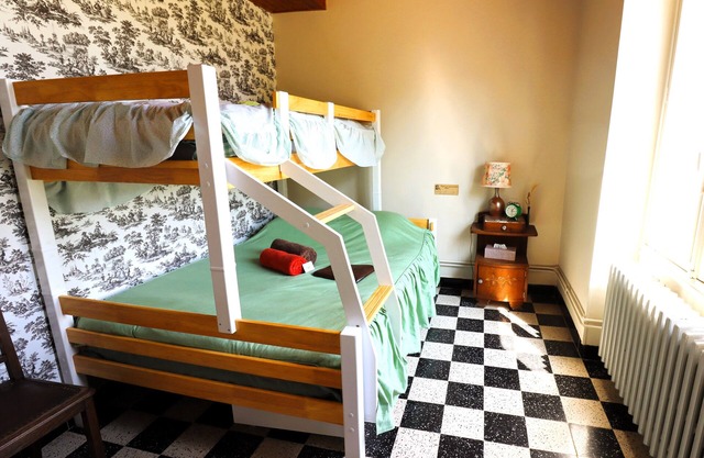 Room rental Bienvenue chez Mémé Chambre de Dédé