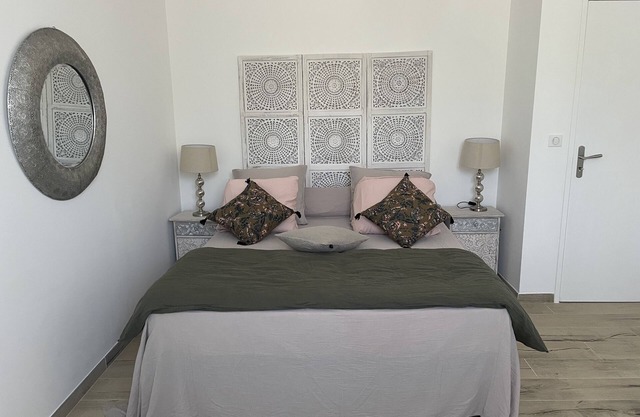 Rooms for rent guitera baths