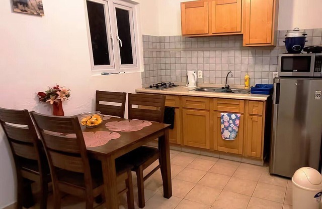 Rosa's Place - Cozy 1-bedroom apartment in pleasant Willemstad with AC, WiFi