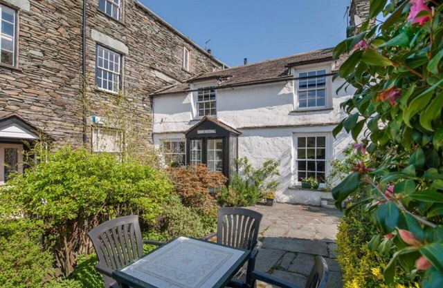 Rose Cottage - Two Bedroom House, Sleeps 4