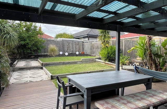 Rosebud central Beach house with WIFI