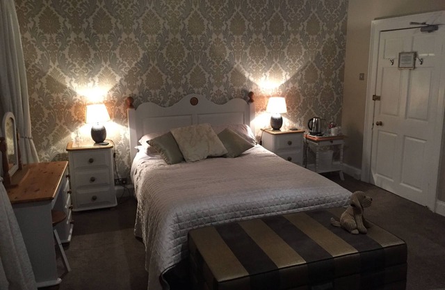 Rosedale House - Luxury townhouse sleeps 14 guests in 7 bedrooms