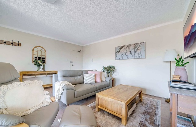 Rosehill Retreat Near Parramatta with Parking