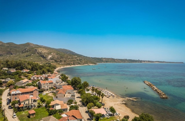 Rosilion Studios & Apartments