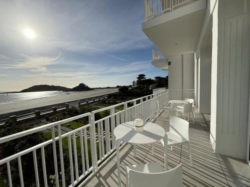 ROUZIC t4 Trebeurden piscine et vue mer