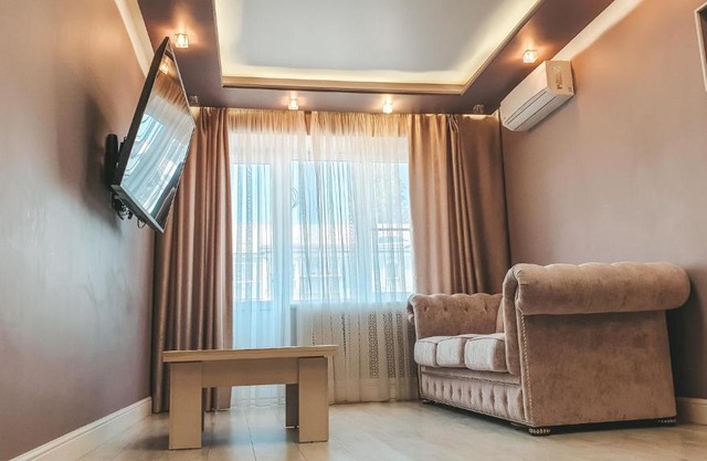 ROYAL- Mercury Center, Zegelya