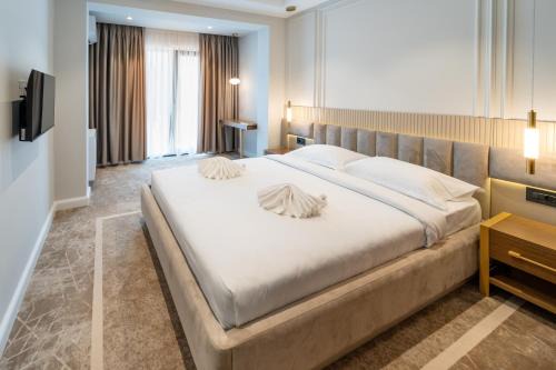 Royal Rooms by J'adore