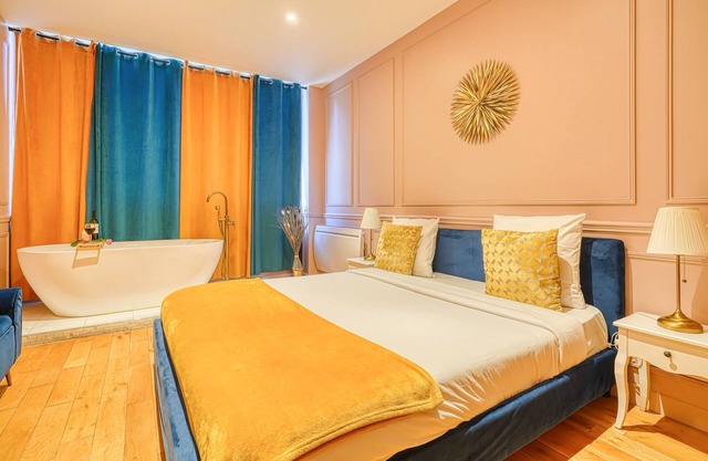 Royal Suite Paris Republique