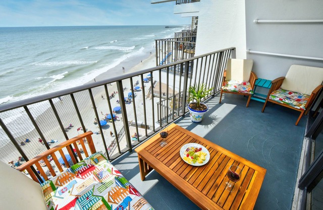 Royal Vista: Ocean Front Condo. Indoor Outdoor Pools & Hot Tub. Spectacular View