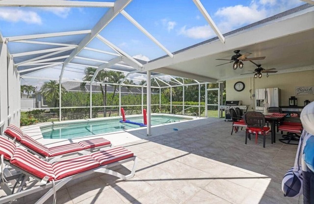 Ruby's Tropical Oasis, amazing indoor-outdoor living