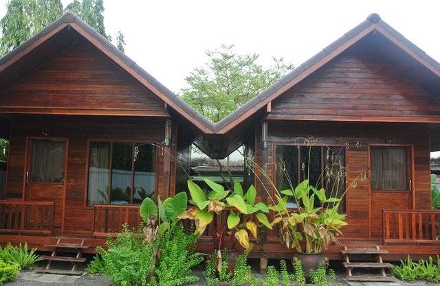 Ruenthong Resort Surat Thani