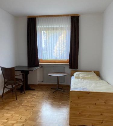 Ruhige 4 Zimmer EG-Wohnung Z1