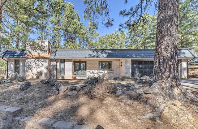 Ruidoso Getaway w/Deck - 16 Mi to Ski Apache