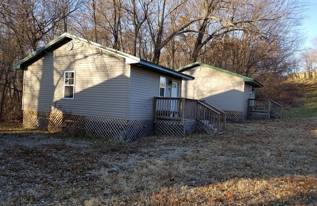 Rural, beautiful studio cabin # 9 near the Cedar River