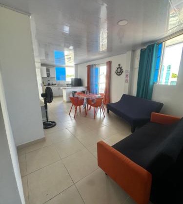 Russ Apartment 2 Diagonal Comando