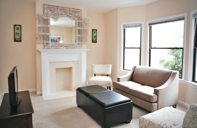 Russian Hill Contemporary 3/1 Apartment, Safe and Great Location