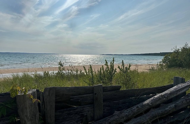 Rustic 5-bedroom cottage with private beach near Harbor Springs