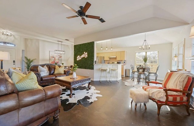 Rustic Aggie ~ Aggieland Vacation Rentals