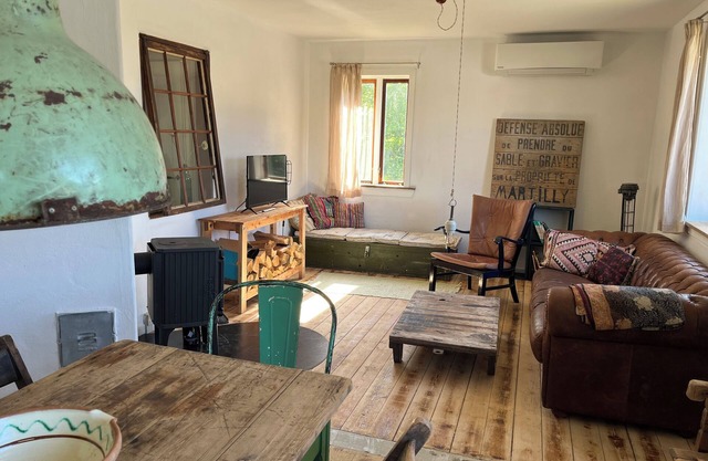 Rustic and close to the beach. In the national park, great surf, bike and hike