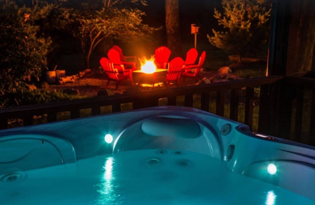 Rustic cabin with hot tub, fire pit and close to area attractions!