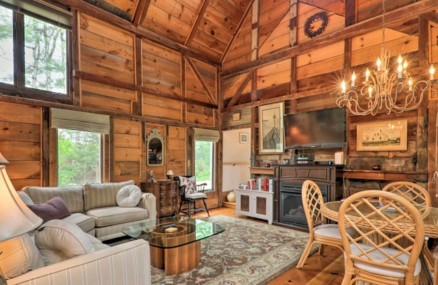 Rustic Cape Cod Apt - 2 Blocks to the Beach!