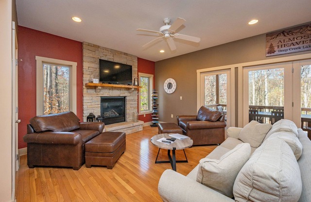 Rustic Charm Near Lake & Wisp Resort w/Hot Tub