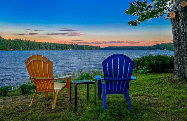 Rustic dog-friendly waterfront home with screened porch, dock, firepit, 2 kayaks