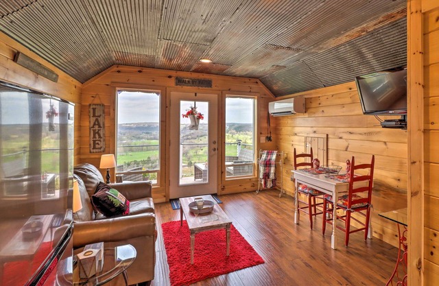 Rustic Norfork Studio w/Million Dollar View!