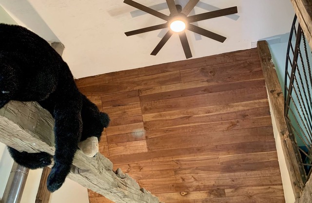 Rustic Retreat for up to 16 guests on a beautiful 350 acre private property