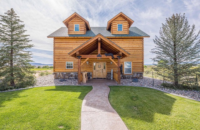 Rustic Retreat: Handcrafted Serenity & Cozy Charm