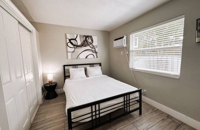 Rustic Retreats: Beachy 1BR in the heart of Fort Lauderdale