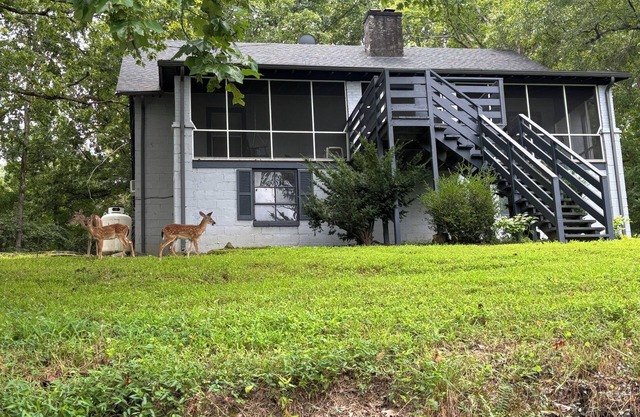 Rustic, yet cozy 4 bedroom house minutes from Longwood and Hampden-Sydney
