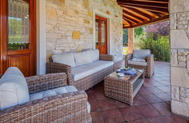 Rustically furnished villa with swimming pool and spacious yard near Labin
