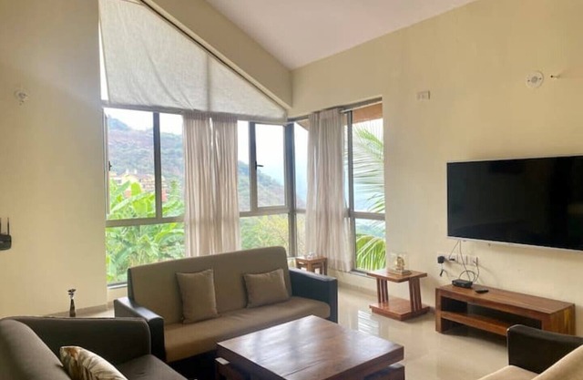 Rutu Villa-A lake view home stay