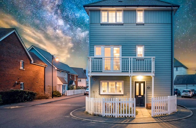Rye Bay House - a cottage that sleeps 8 guests in 4 bedrooms