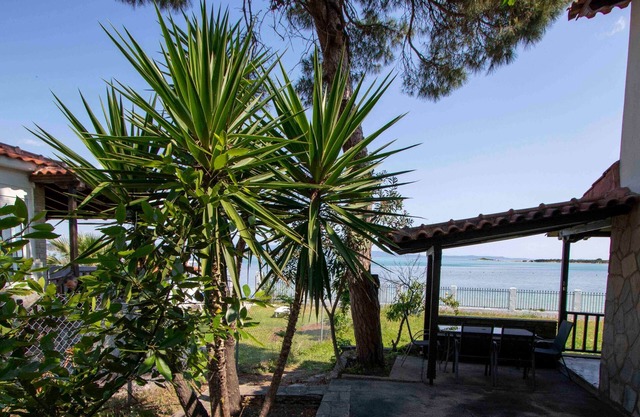 S-Docker 2 Beachfront Villa, Vourvourou by Halkidiki Villas