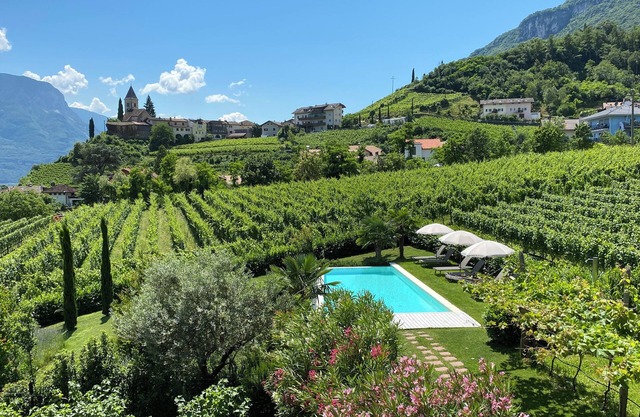 Sonnenhof apartment "Kastelaz" with panoramic terrace and saltwater pool