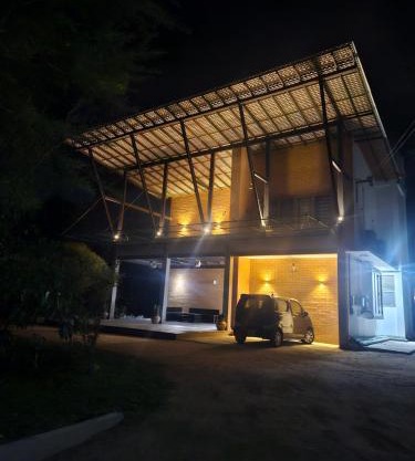 S & P VILLA free pick up from Airport