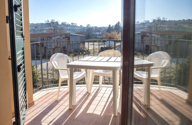 S338 - Sirolo, delightful three-room apartment with small terrace
