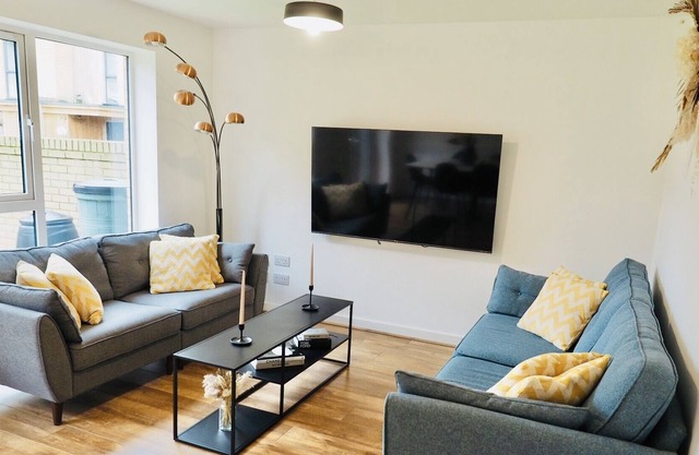 SA Today Firepool Cres Taunton (Fibre Wi-Fi & Netflix)!