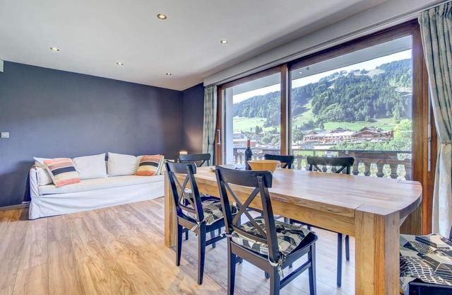 Sabaudia 2 Two bedroom apartment close to Super-Morzine cable car with splendid view