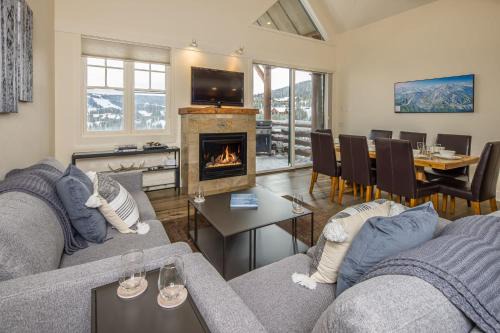 Saddle Ridge Townhome - Unit J3