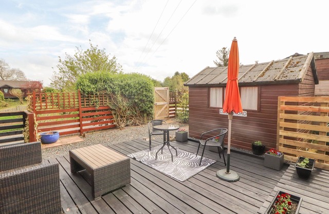 SADDLEBACK LODGE, family friendly, with open fire in Penrith