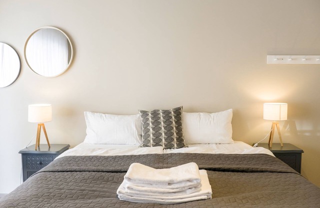 Saga Studio with Balcony for 2 guests in Downtown