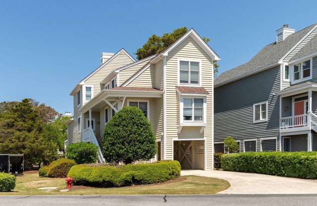 Sailfish Point 1 - Large Canal-Front Home