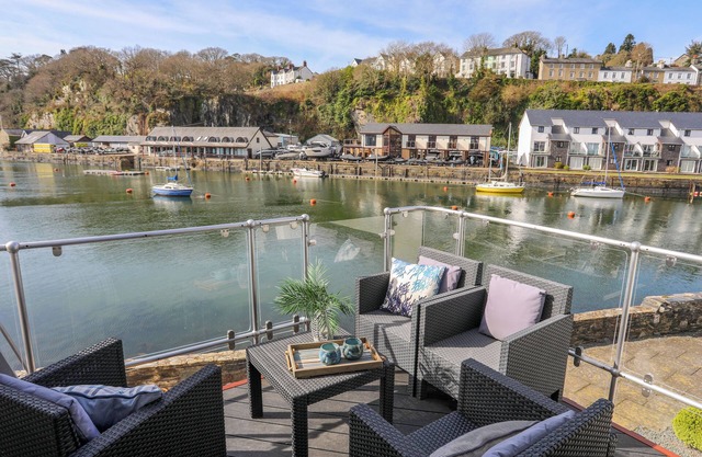 SAILING HOME, pet friendly in Porthmadog