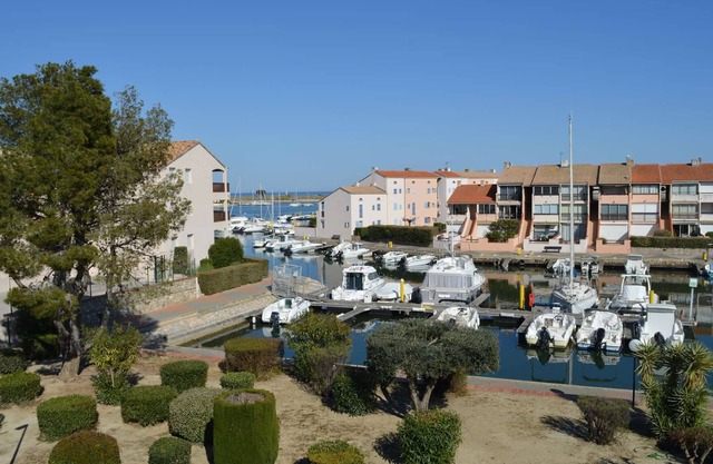 Saint-Cyprien Rental: 2-room apartment with parking, terraces, and loggia