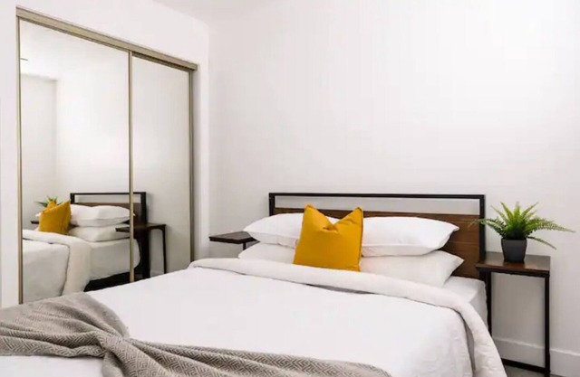 Salt Lake Gem -Remodeled/2-bedroom/Pet Friendly